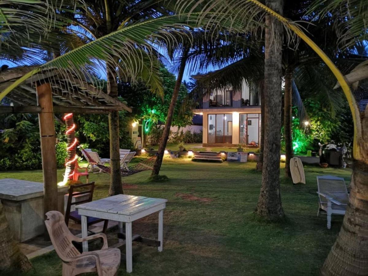 Ocean Breeze Villa Boossa Exterior photo