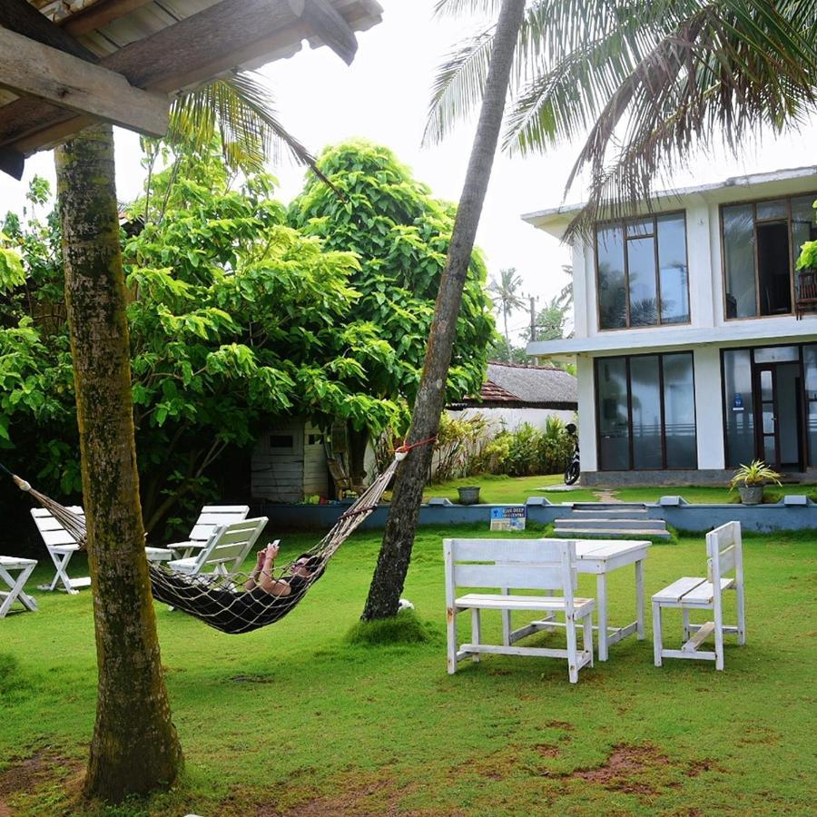 Ocean Breeze Villa Boossa Exterior photo
