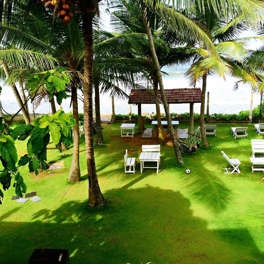 Ocean Breeze Villa Boossa Exterior photo