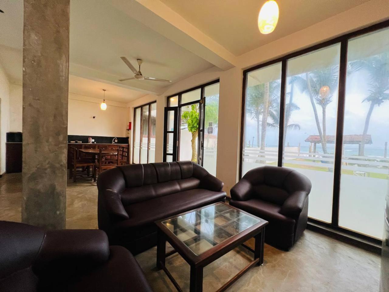 Ocean Breeze Villa Boossa Room photo