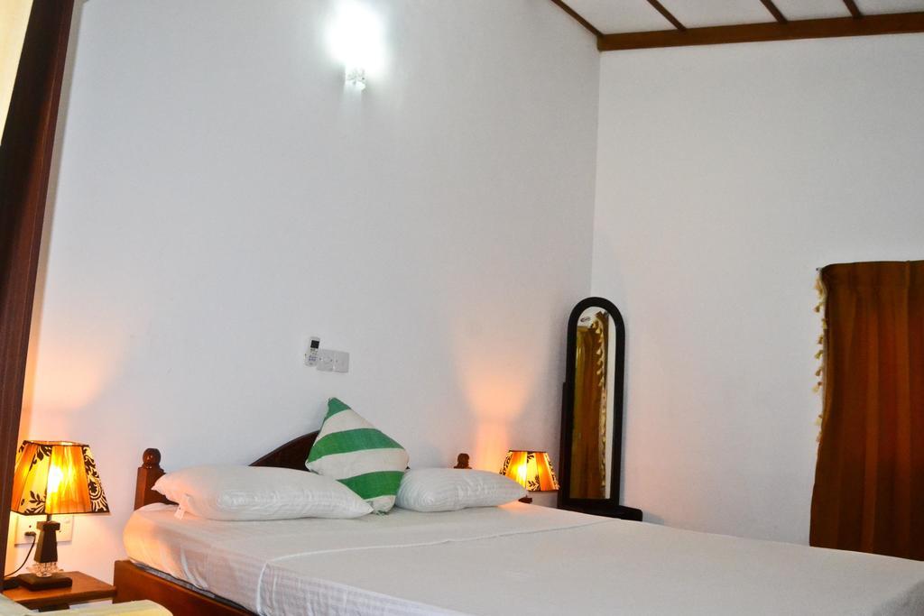 Ocean Breeze Villa Boossa Room photo